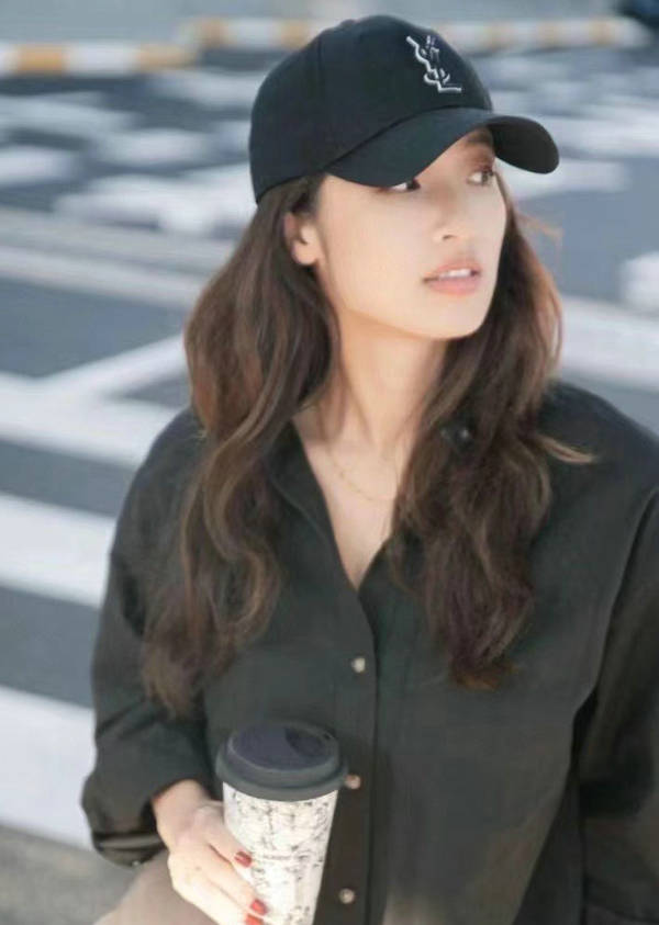 Yves Saint Laurent Hat SLH00022-1 Yves Saint Laurent Hat SLH00022-1